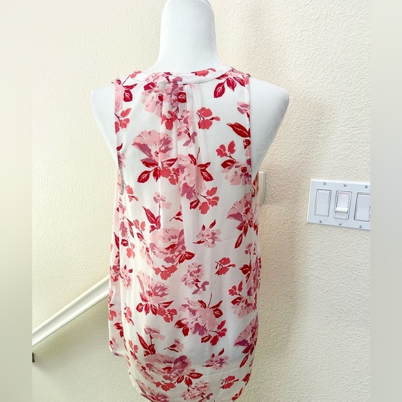 JOIE Aruna 100% Silk Top Sleeveless Split Neck Pink Floral Pleats Women's Size M - Picture 7 of 13
